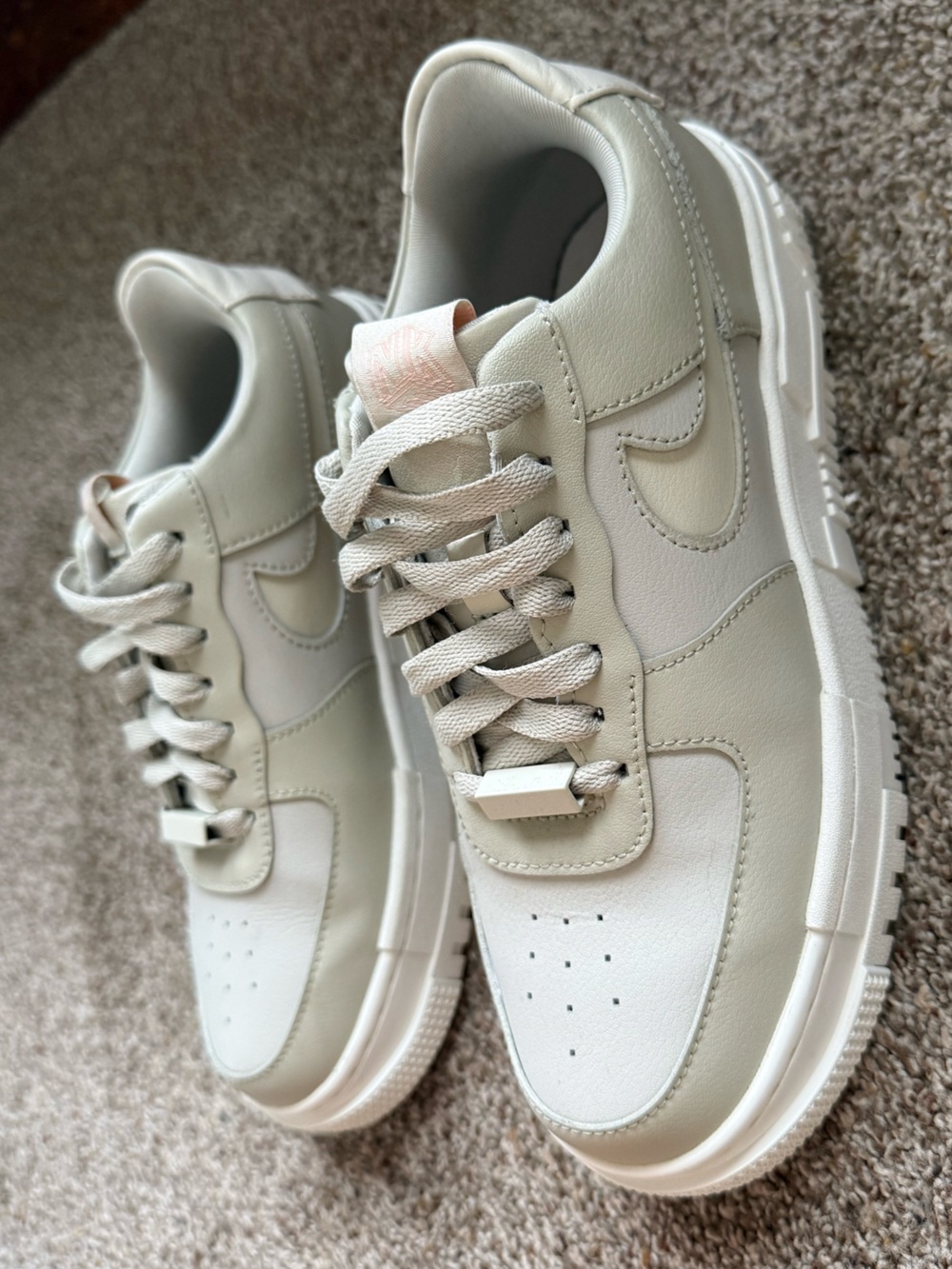 Women’s Casual Low-Top Sneakers in Light Sage and Light Pink - Picture 3 of 12